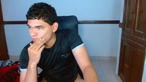 Snapshot of zyrosxk chatting on May 2026 01:08:01 PM antonio felipe online show from May 2026 01:08:01 PM