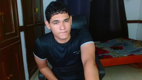 Snapshot of zyrosxk chatting on June 2026 12:02:02 AM antonio felipe online show from June 2026 12:02:02 AM