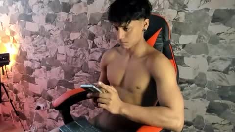 zyzz_1812 online show from July 2026 05:19:02 PM
