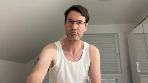 zzz123_cam online show from April 2026 10:07:02 PM