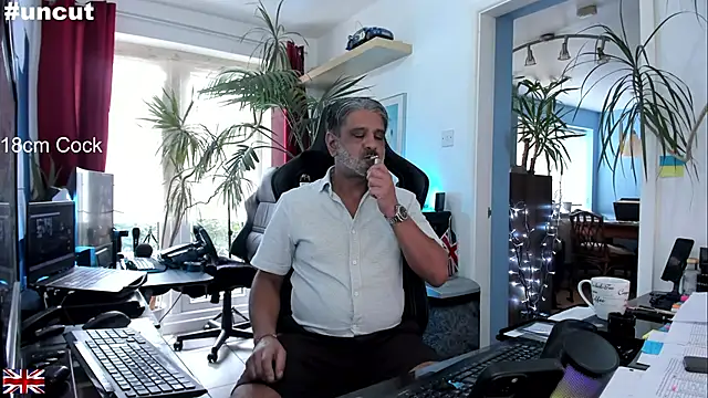 OnlineBossUK online show from September 2025 03:45:01 PM