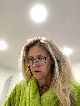 angelmommu online show from October 2025 06:43:01 AM