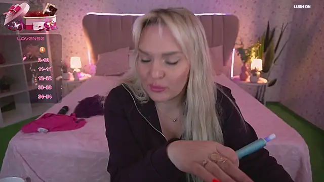 MissyMartinez online show from April 2026 02:37:02 PM