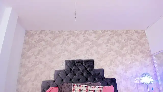 elizabeth coleman online show from October 2025 08:42:01 PM