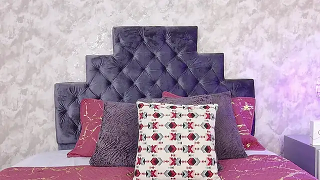 elizabeth coleman online show from December 2025 01:18:02 PM