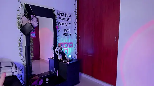 little kayla  online show from March 2026 11:06:01 PM