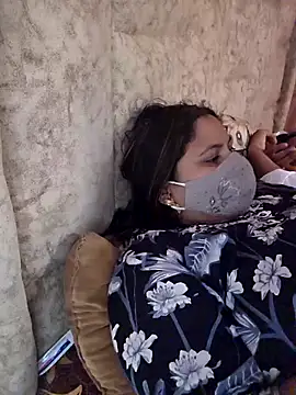 MOM-SUN-COUPLE online show from October 2025 09:10:02 AM