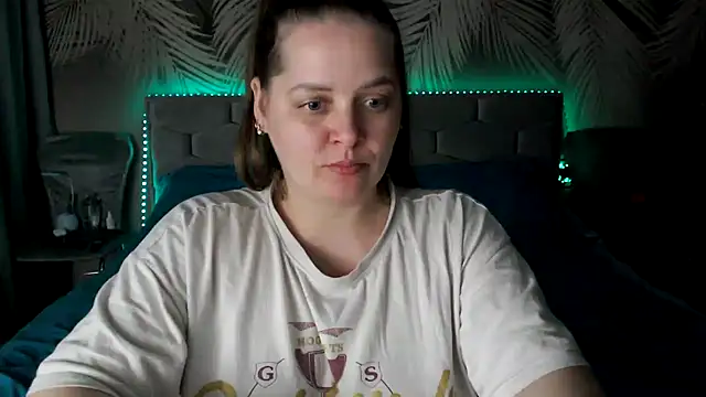 uliastar online show from April 2026 01:59:01 PM