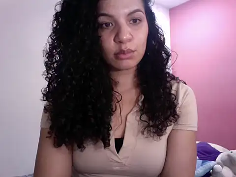 gatubelahot online show from February 2025 09:57:01 PM