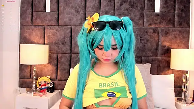 Snapshot of Petit-Rosse chatting on December 2024 05:23:02 PM Petit-Rosse online show from December 2024 05:23:02 PM