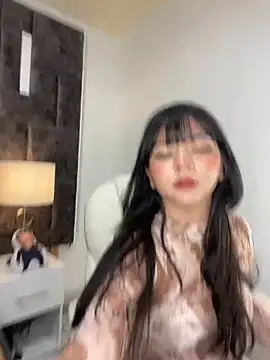 Snapshot of Petit-Rosse chatting on March 2025 10:17:02 PM Petit-Rosse online show from March 2025 10:17:02 PM