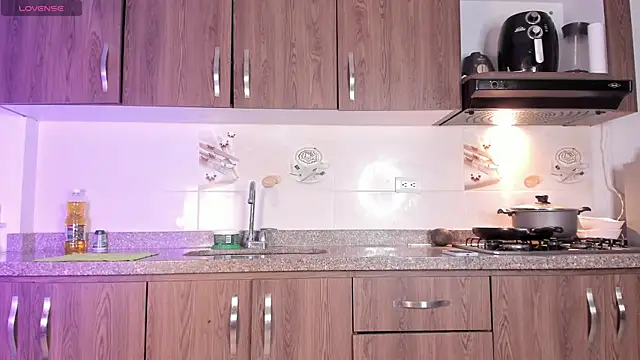 Petit-Rosse online show from November 2025 12:22:01 AM