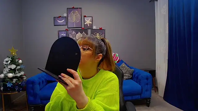 Snapshot of Katewalker_ chatting on December 2024 06:12:02 PM Katewalker online show from December 2024 06:12:02 PM