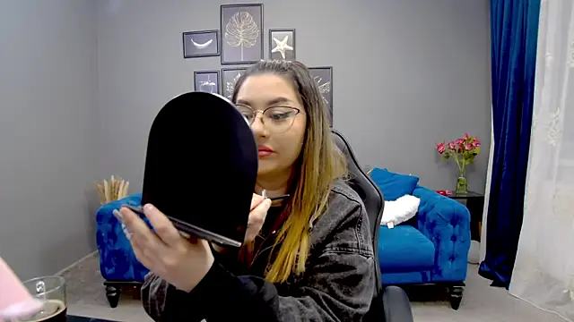 Snapshot of Katewalker_ chatting on March 2025 06:01:02 PM Katewalker online show from March 2025 06:01:02 PM