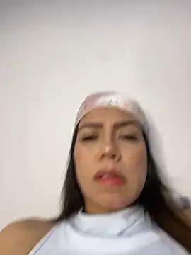 martina contreras online show from December 2024 04:27:02 AM