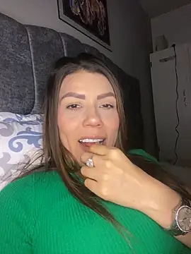 martina contreras online show from November 2025 01:05:01 AM