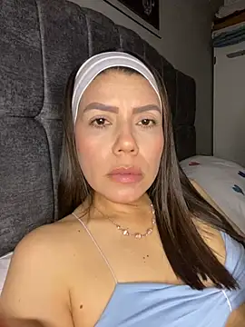 martina contreras online show from April 2026 04:01:01 AM