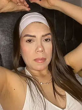 martina contreras online show from August 2026 06:04:02 AM