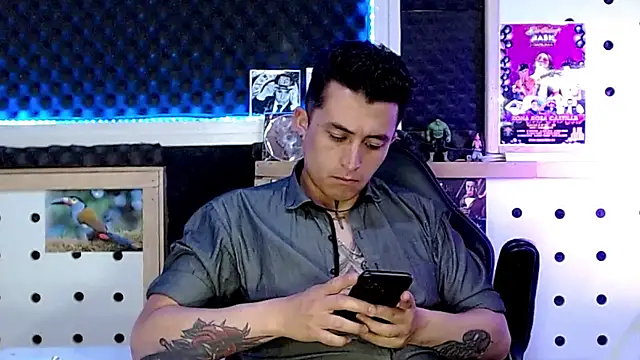 Snapshot of Darko0717 chatting on January 2025 01:18:02 AM Darko0717 online show from January 2025 01:18:02 AM