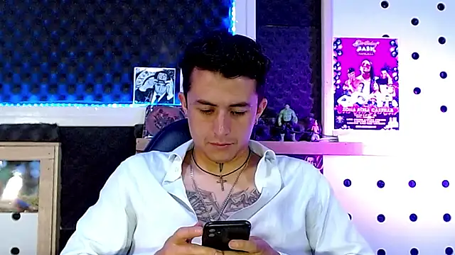 Snapshot of Darko0717 chatting on January 2025 11:35:01 PM Darko0717 online show from January 2025 11:35:01 PM