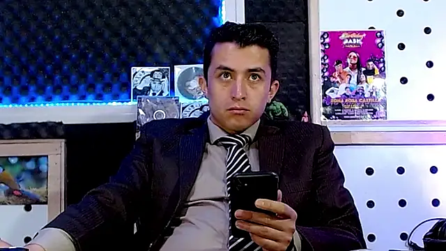 Snapshot of Darko0717 chatting on February 2025 01:08:02 PM Darko0717 online show from February 2025 01:08:02 PM