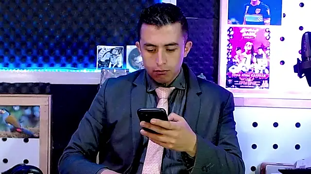 Snapshot of Darko0717 chatting on February 2025 02:13:02 PM Darko0717 online show from February 2025 02:13:02 PM