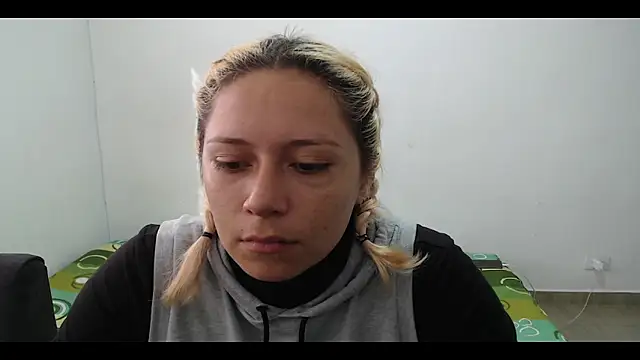 MommyMiaWs online show from February 2025 01:43:01 PM