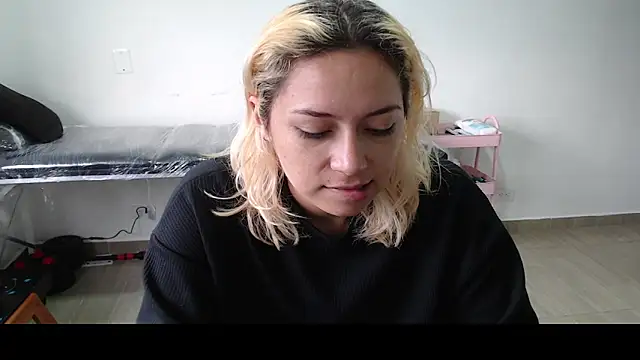 MommyMiaWs online show from March 2025 12:22:02 PM