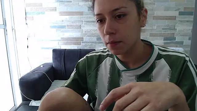 MommyMiaWs online show from October 2025 04:02:01 PM