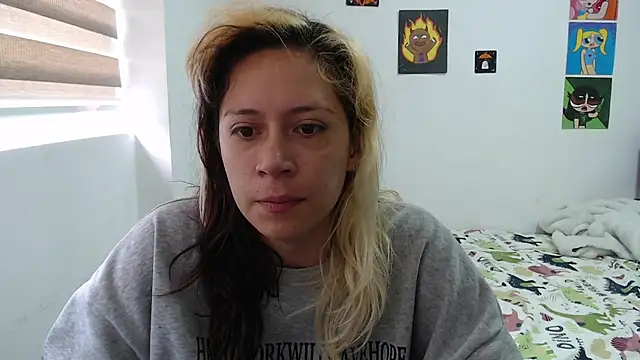 MommyMiaWs online show from October 2025 01:33:02 PM