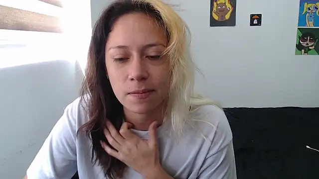 MommyMiaWs online show from October 2025 02:28:01 PM