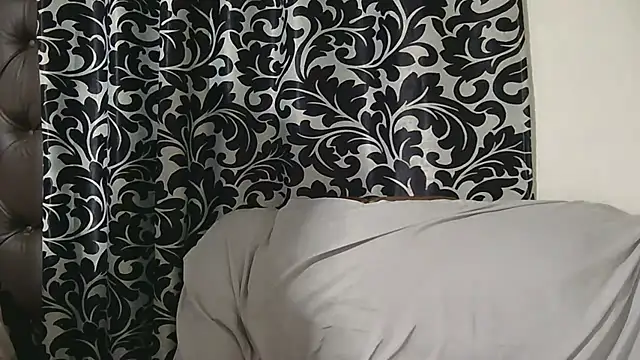 sluttylaura21 online show from September 2025 05:12:02 PM