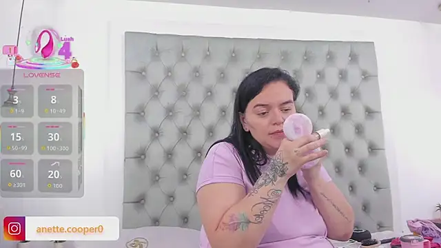 anette cooper online show from October 2025 03:42:01 AM