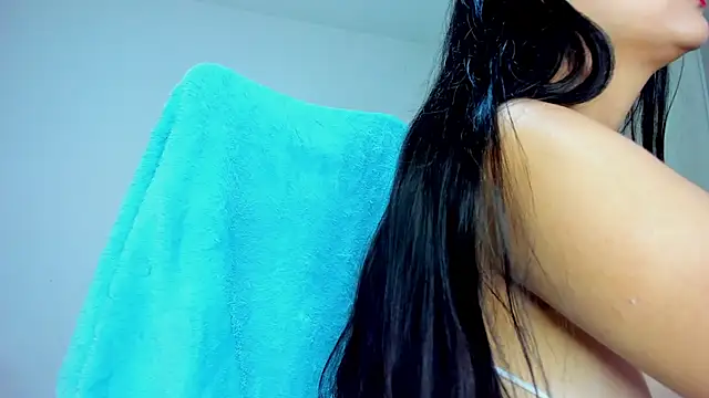 Snapshot of monica_little23 chatting on June 2026 06:39:01 PM monica little23 online show from June 2026 06:39:01 PM