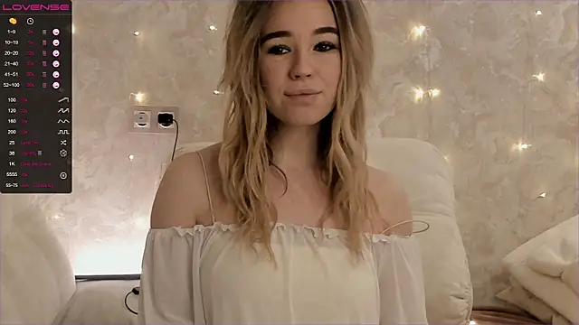 Snapshot of EvaSileZ chatting on October 2025 05:08:02 AM EvaSileZ online show from October 2025 05:08:02 AM