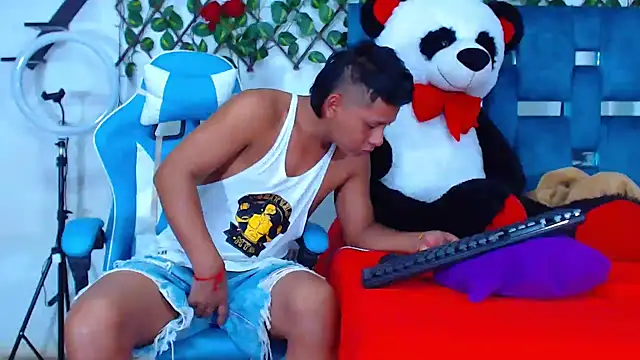 Hakim prettynigg online show from October 2025 05:12:02 PM