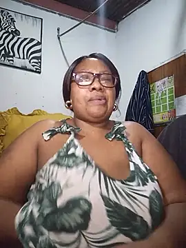Snapshot of YELLOW_BONE chatting on July 2026 08:40:02 PM YELLOW BONE online show from July 2026 08:40:02 PM