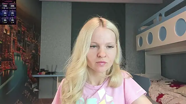 Snapshot of Masha_2002 chatting on June 2026 05:15:02 PM Masha 2002 online show from June 2026 05:15:02 PM