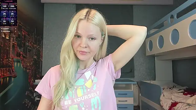 Snapshot of Masha_2002 chatting on June 2026 06:01:01 PM Masha 2002 online show from June 2026 06:01:01 PM