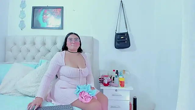 NayaWayne online show from February 2025 07:14:01 PM