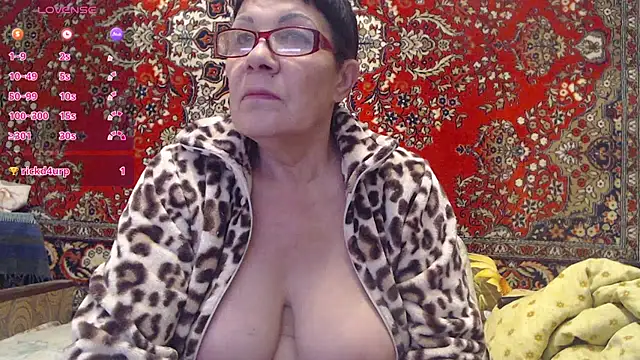 Sandra Carina online show from October 2025 01:01:01 PM