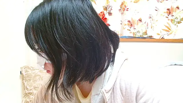 Snapshot of liliyRiSAcha-n chatting on February 2026 07:23:01 AM liliyRiSAcha-n online show from February 2026 07:23:01 AM