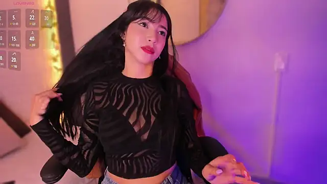 emma woods  online show from December 2024 12:34:02 PM