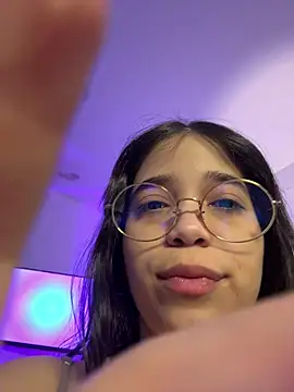 Snapshot of tati_reyess chatting on May 2026 11:48:01 AM tati reyess online show from May 2026 11:48:01 AM