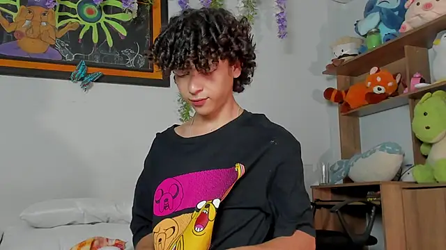 Snapshot of Cherry_boy_18 chatting on March 2025 01:49:01 AM Cherry boy 18 online show from March 2025 01:49:01 AM