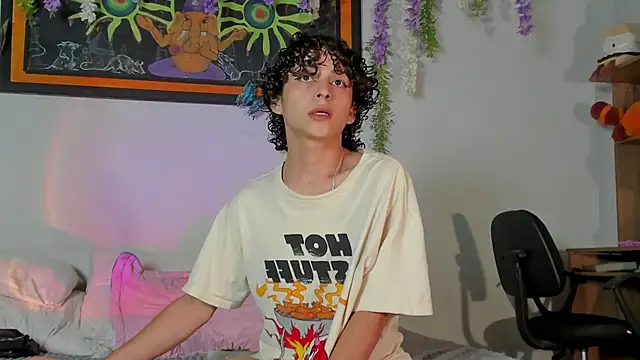 Snapshot of Cherry_boy_18 chatting on March 2025 02:08:01 AM Cherry boy 18 online show from March 2025 02:08:01 AM