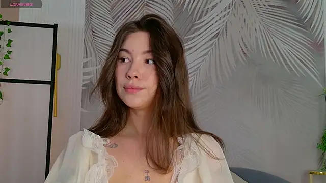 Snapshot of Marie_Diaze chatting on June 2026 05:28:02 AM Marie Diaze online show from June 2026 05:28:02 AM