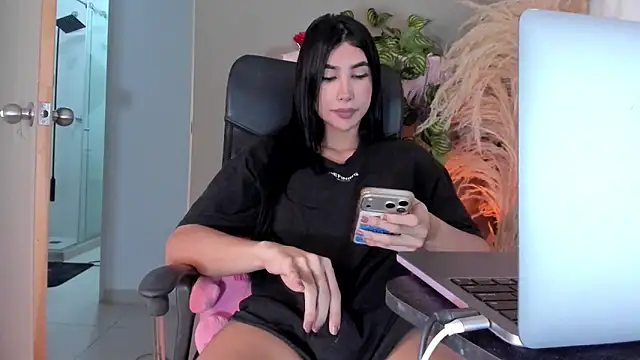 Snapshot of GarciaMilu chatting on April 2026 02:34:01 AM GarciaMilu online show from April 2026 02:34:01 AM