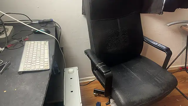 leanjamesdean online show from June 2026 03:38:02 PM