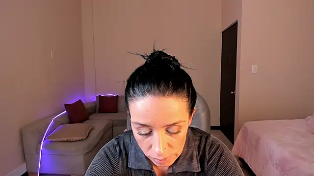 Kristen Garner online show from June 2026 08:21:02 PM